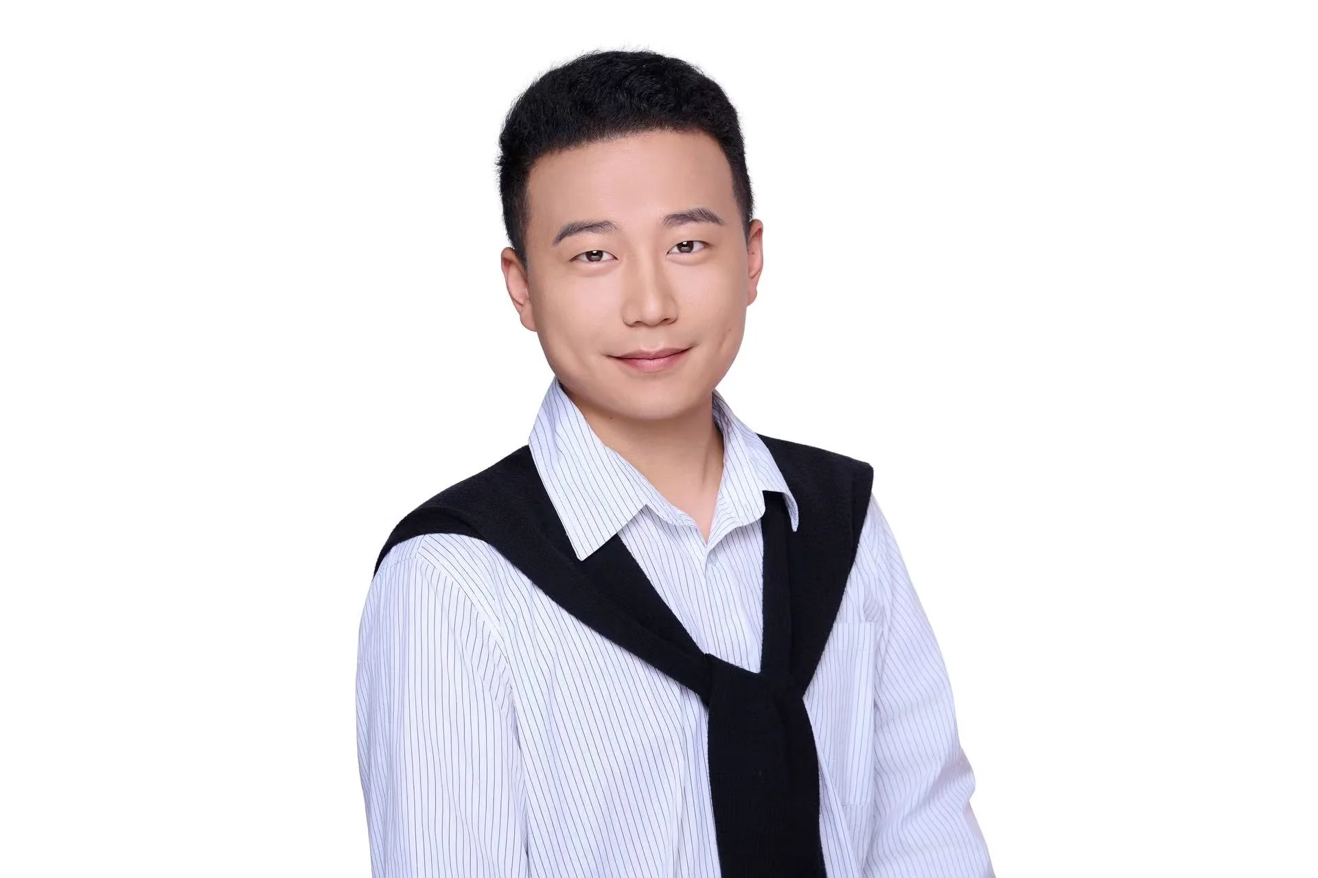 谢宇航个人照片，点击查看完整简历